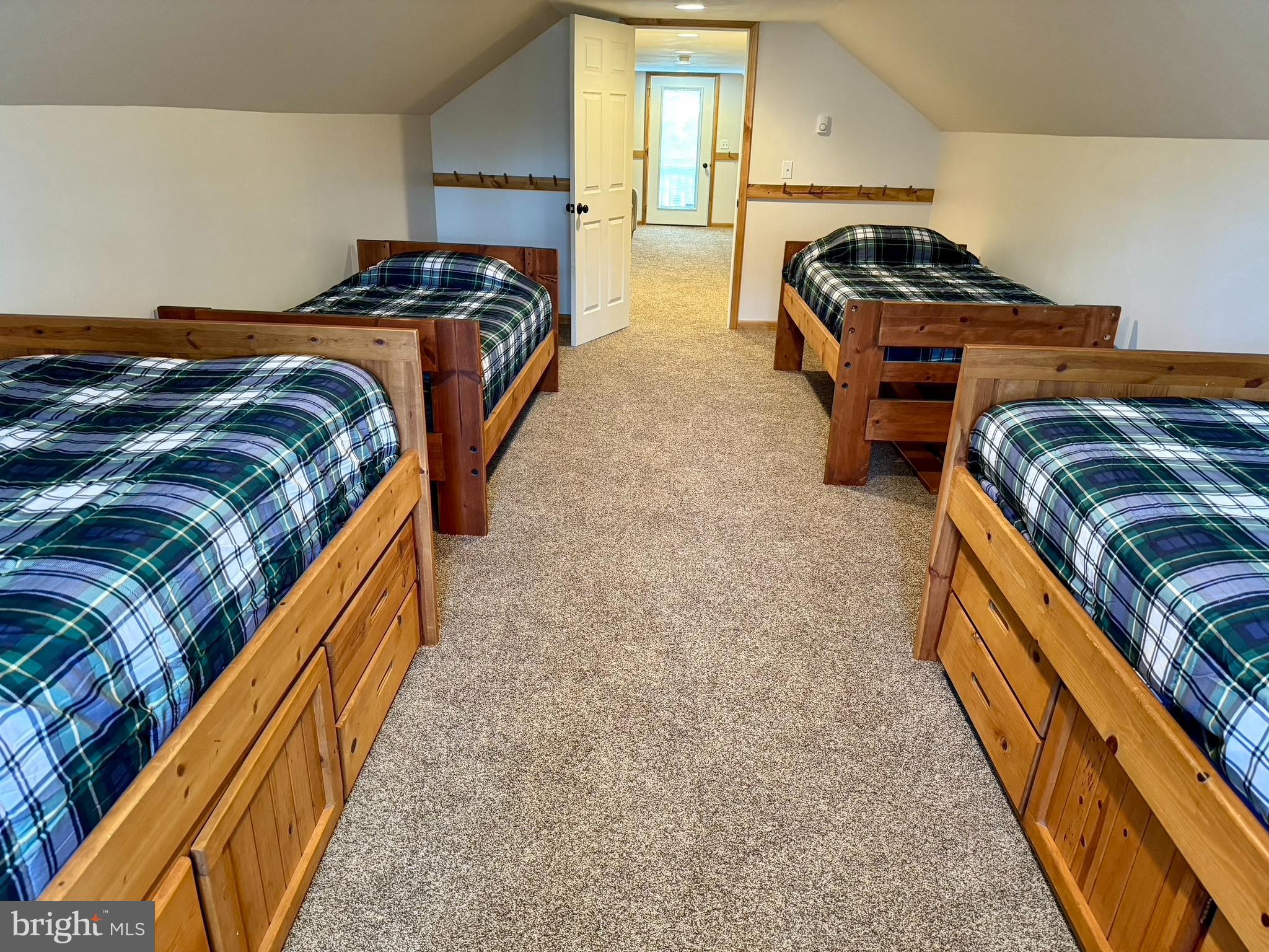 THE PINNACLE - Residential