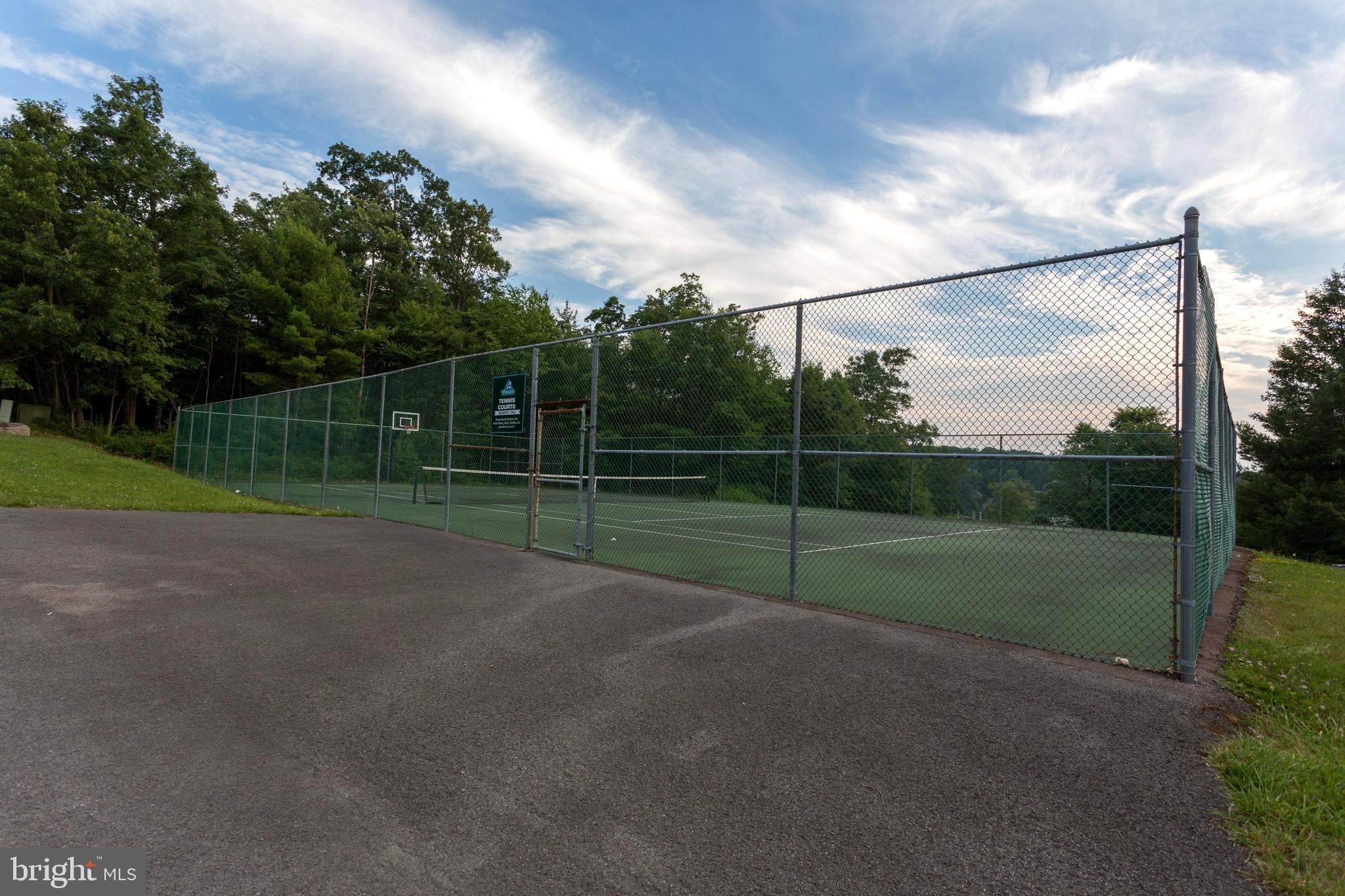 THE PINNACLE - Residential