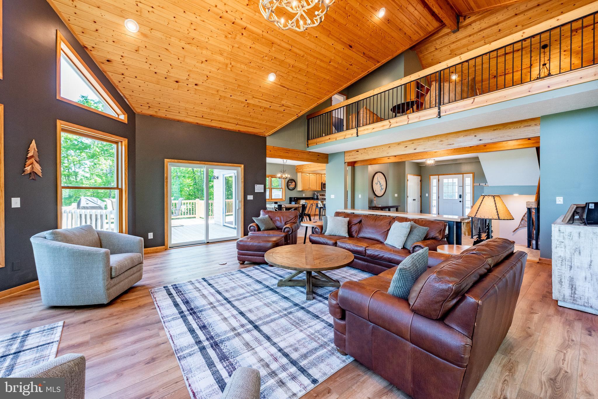 THE PINNACLE - Residential