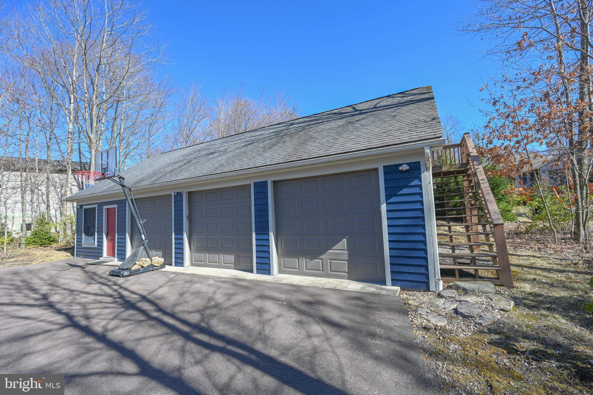 THE PINNACLE - Residential