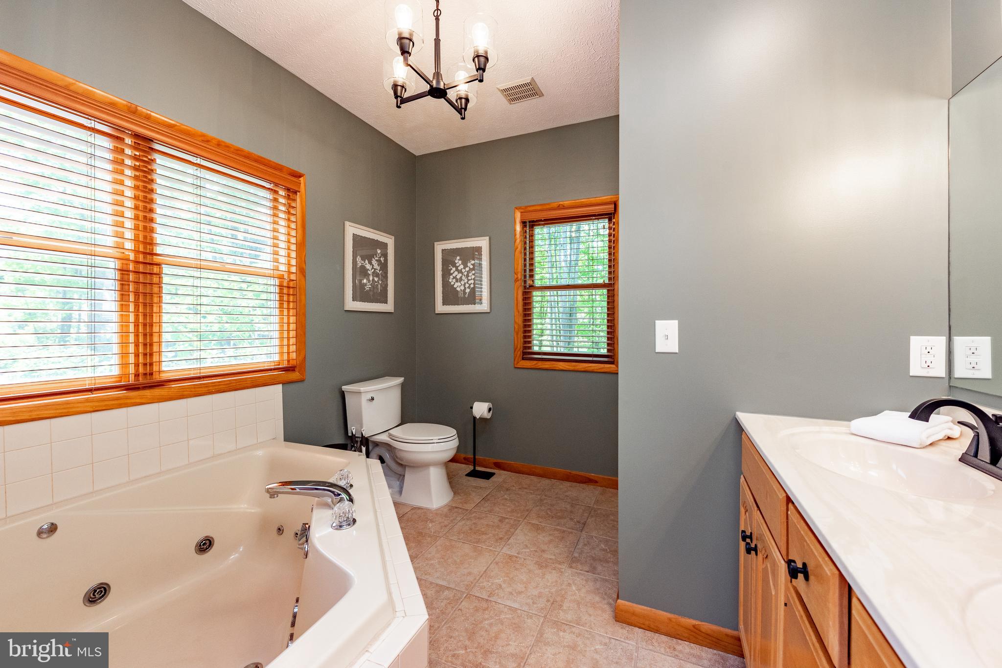 THE PINNACLE - Residential