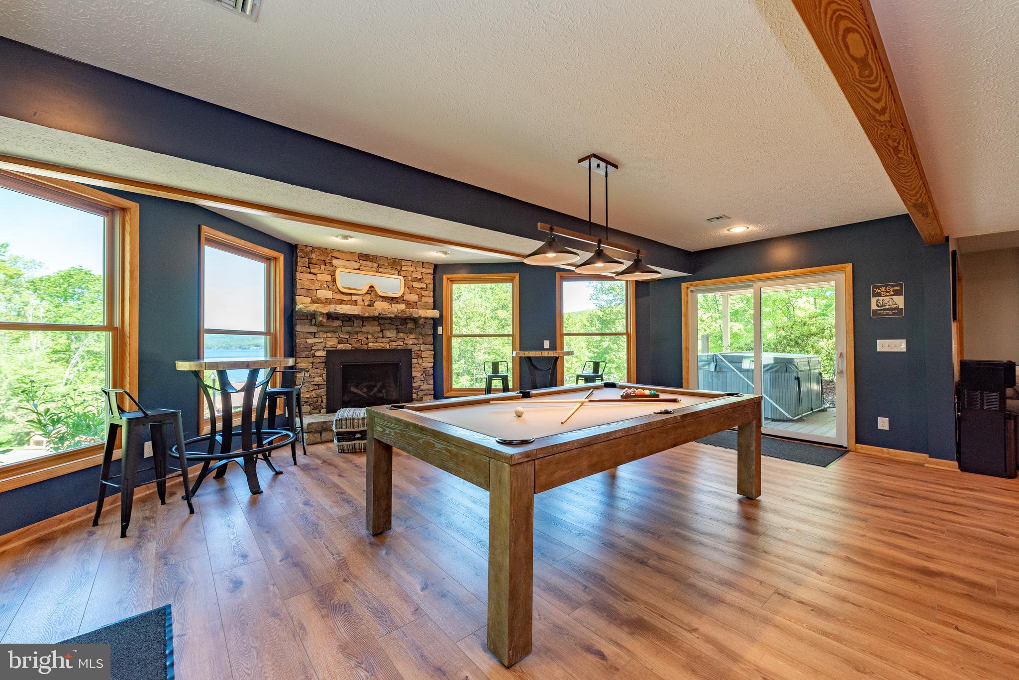 THE PINNACLE - Residential