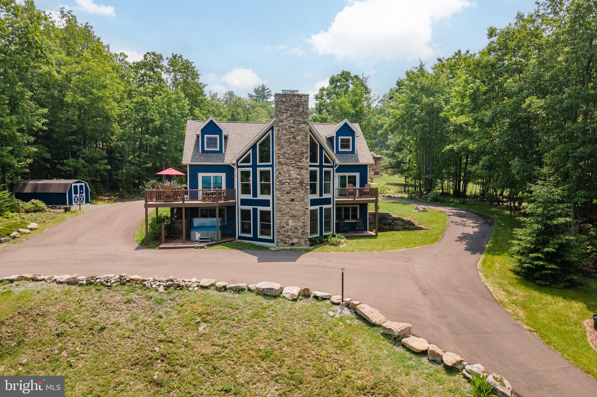 THE PINNACLE - Residential