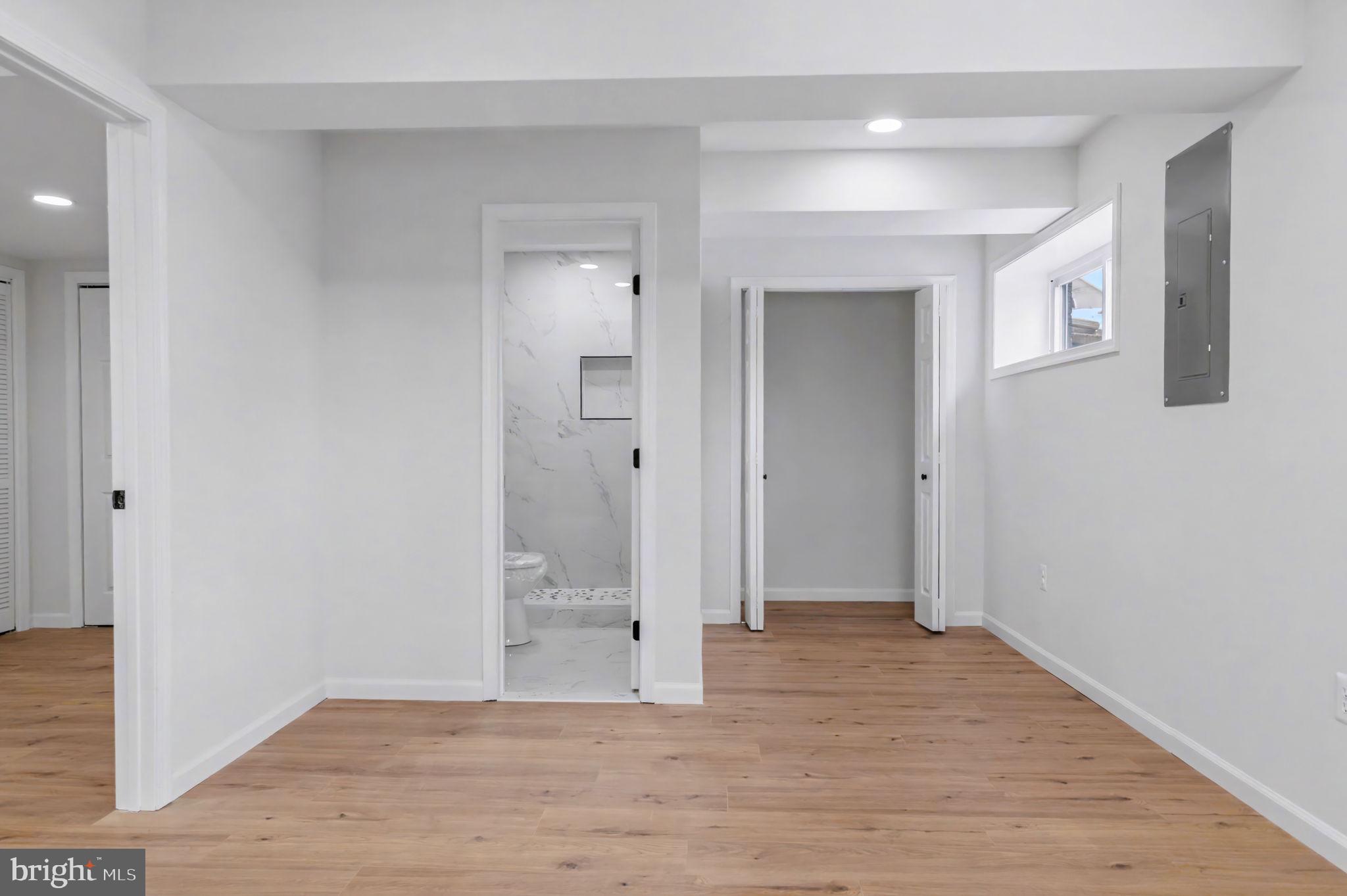 OAKWOOD KNOLLS - Residential