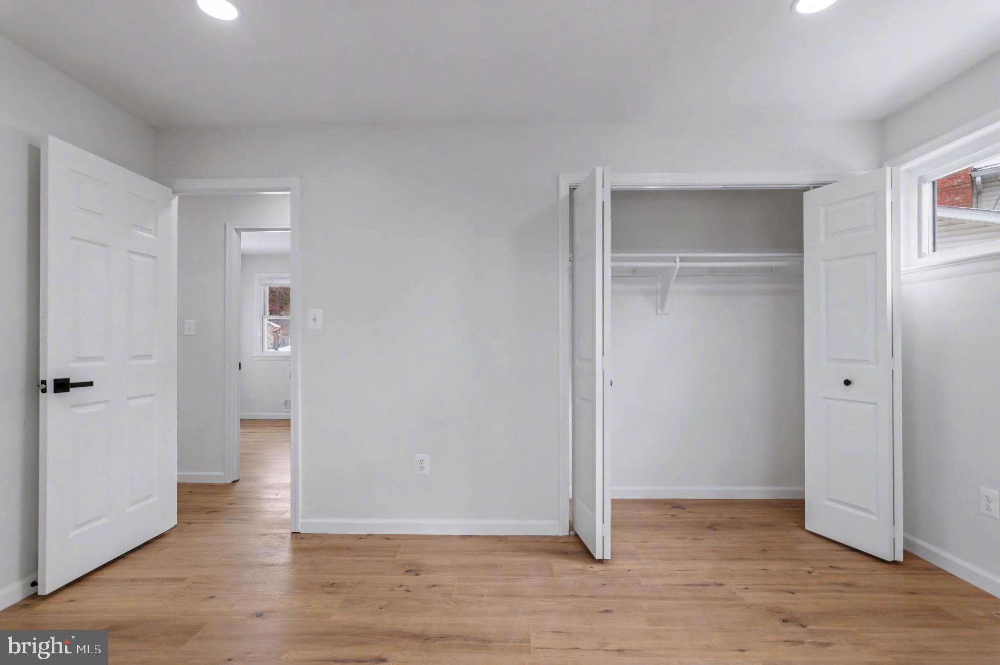 OAKWOOD KNOLLS - Residential