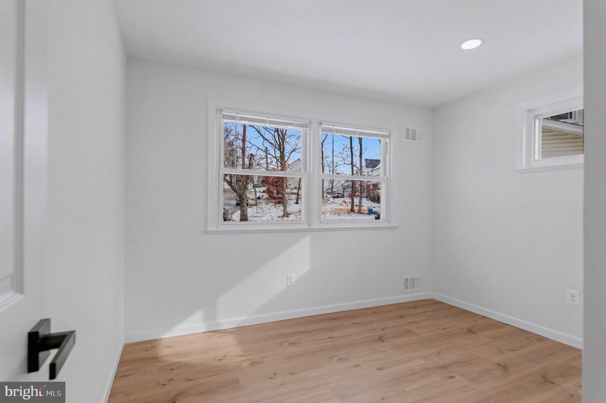 OAKWOOD KNOLLS - Residential