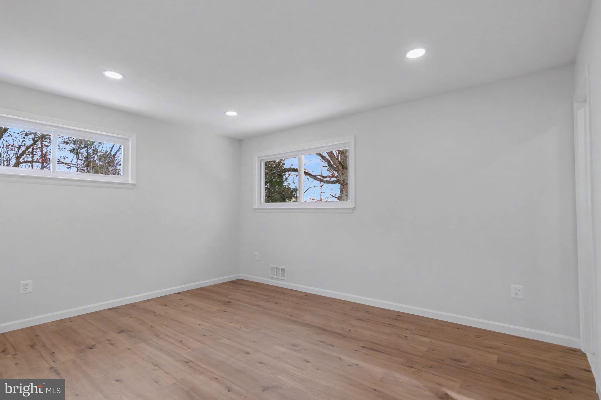 OAKWOOD KNOLLS - Residential