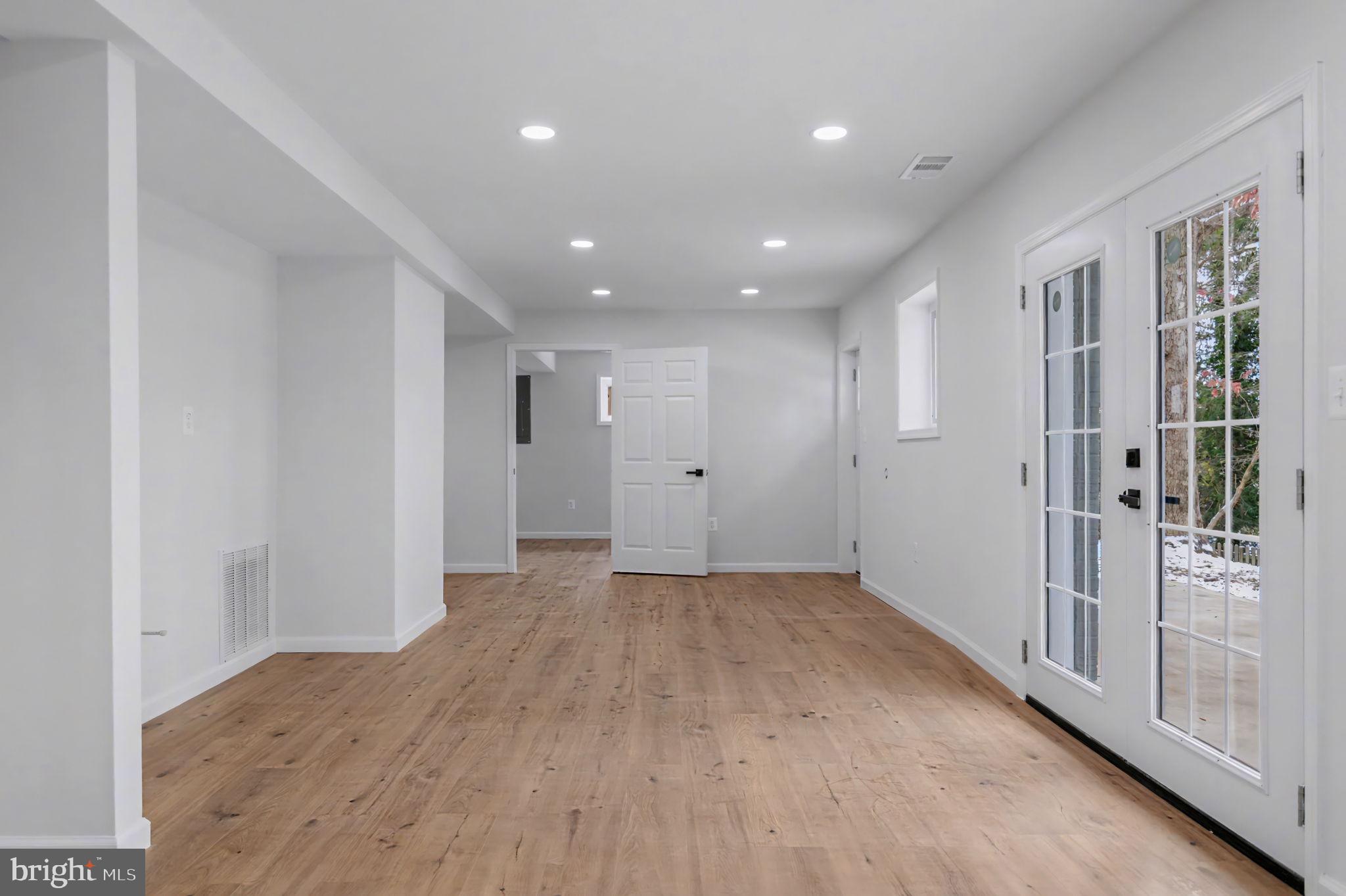 OAKWOOD KNOLLS - Residential