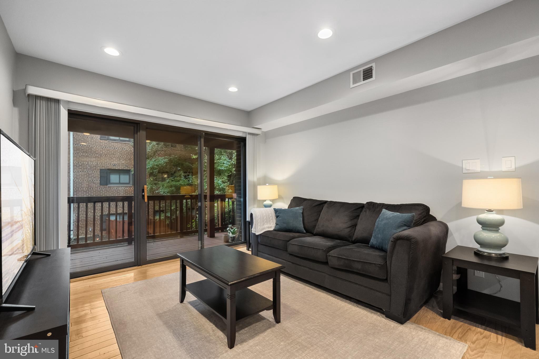 2702 DARTMOUTH ROAD 3