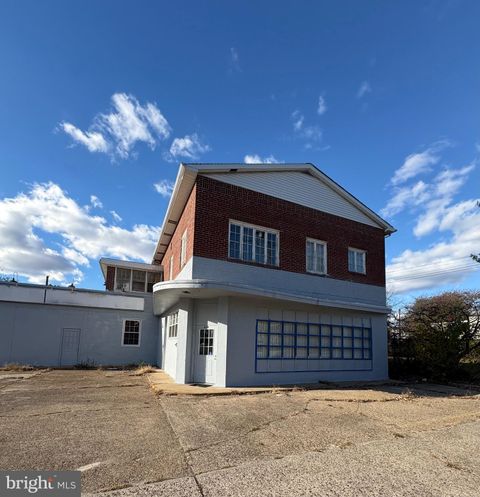 Photo of 62 Broad Street N, PENNS GROVE, NJ 08069 (MLS # NJSA2017178)
