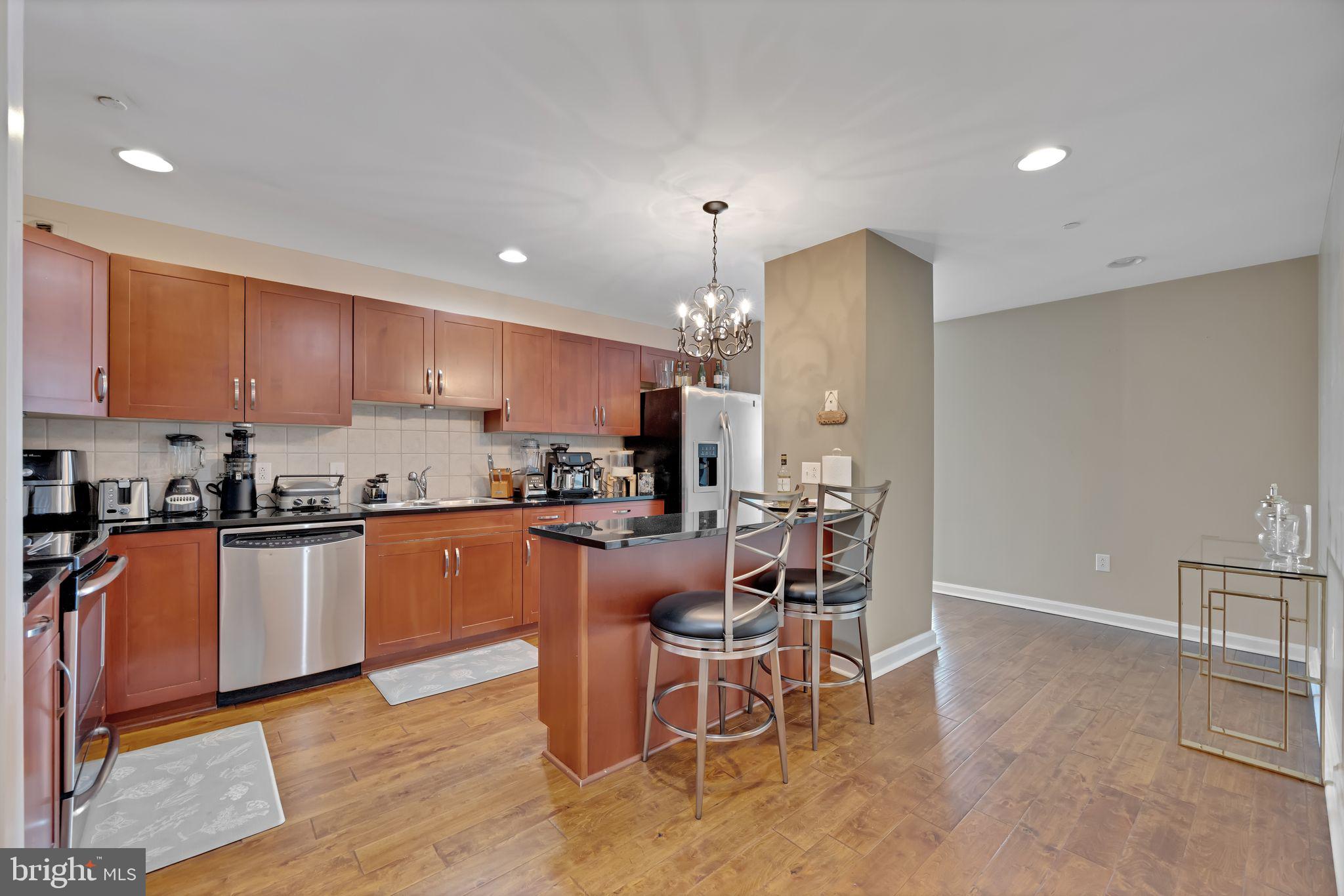 WATERFRONT SQUARE - Residential