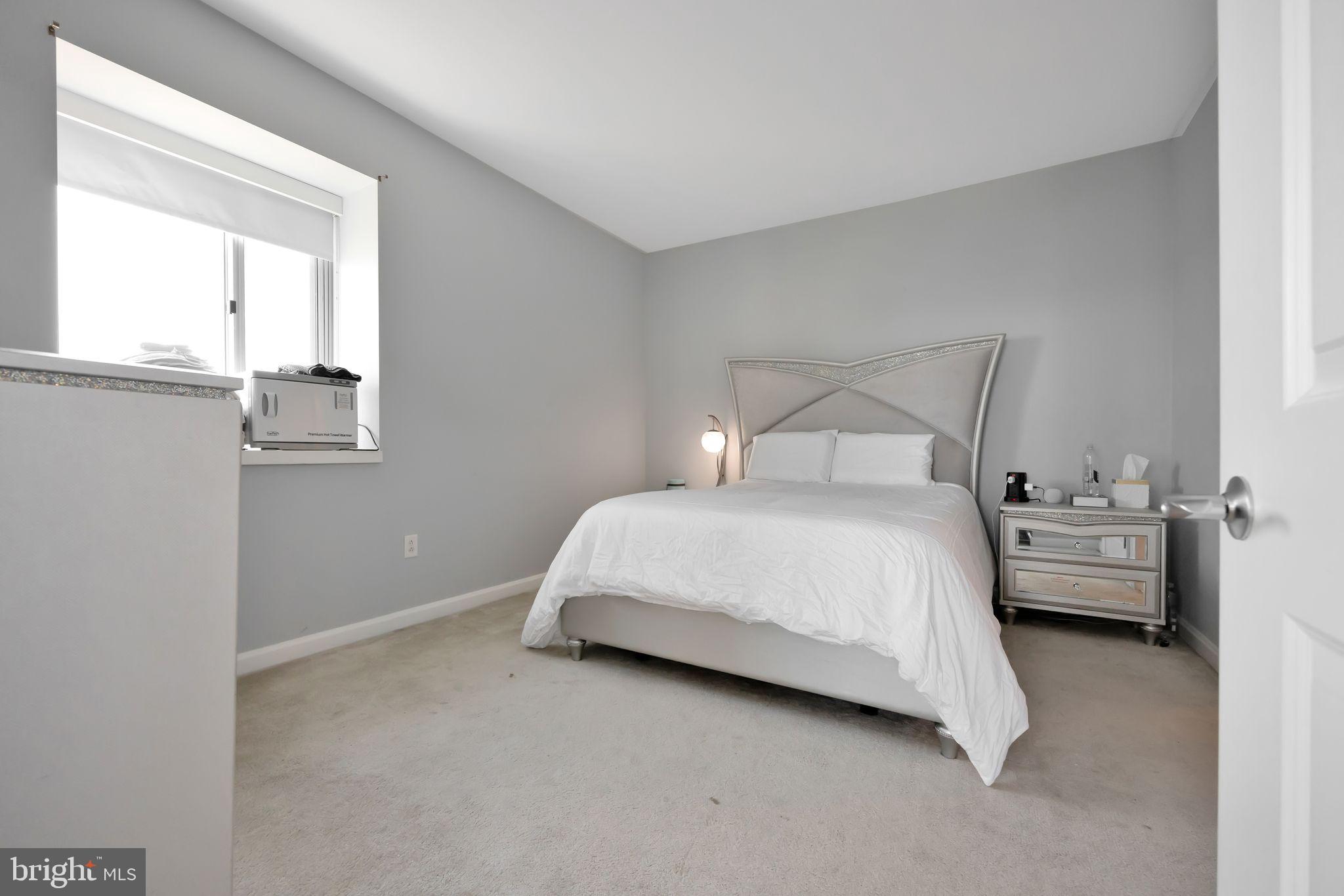 WATERFRONT SQUARE - Residential