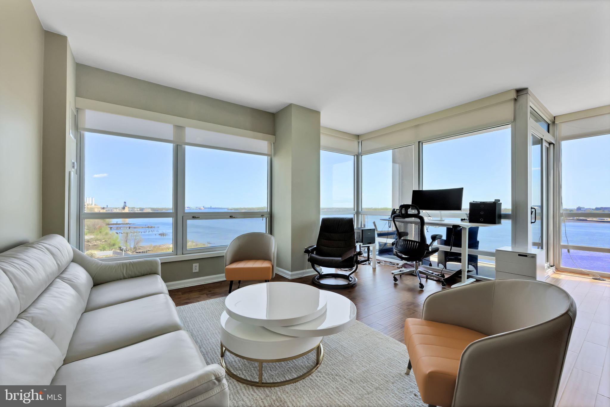 WATERFRONT SQUARE - Residential