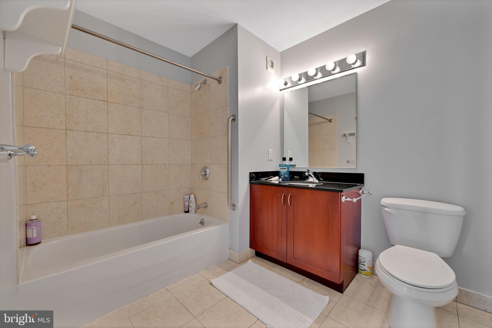 WATERFRONT SQUARE - Residential