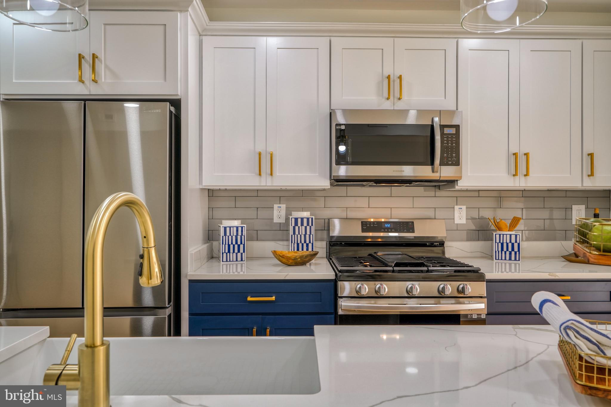 WYMAN PARK HAMPDEN - Residential