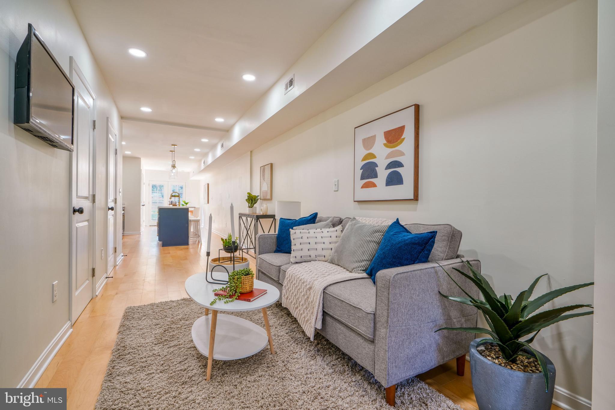 WYMAN PARK HAMPDEN - Residential