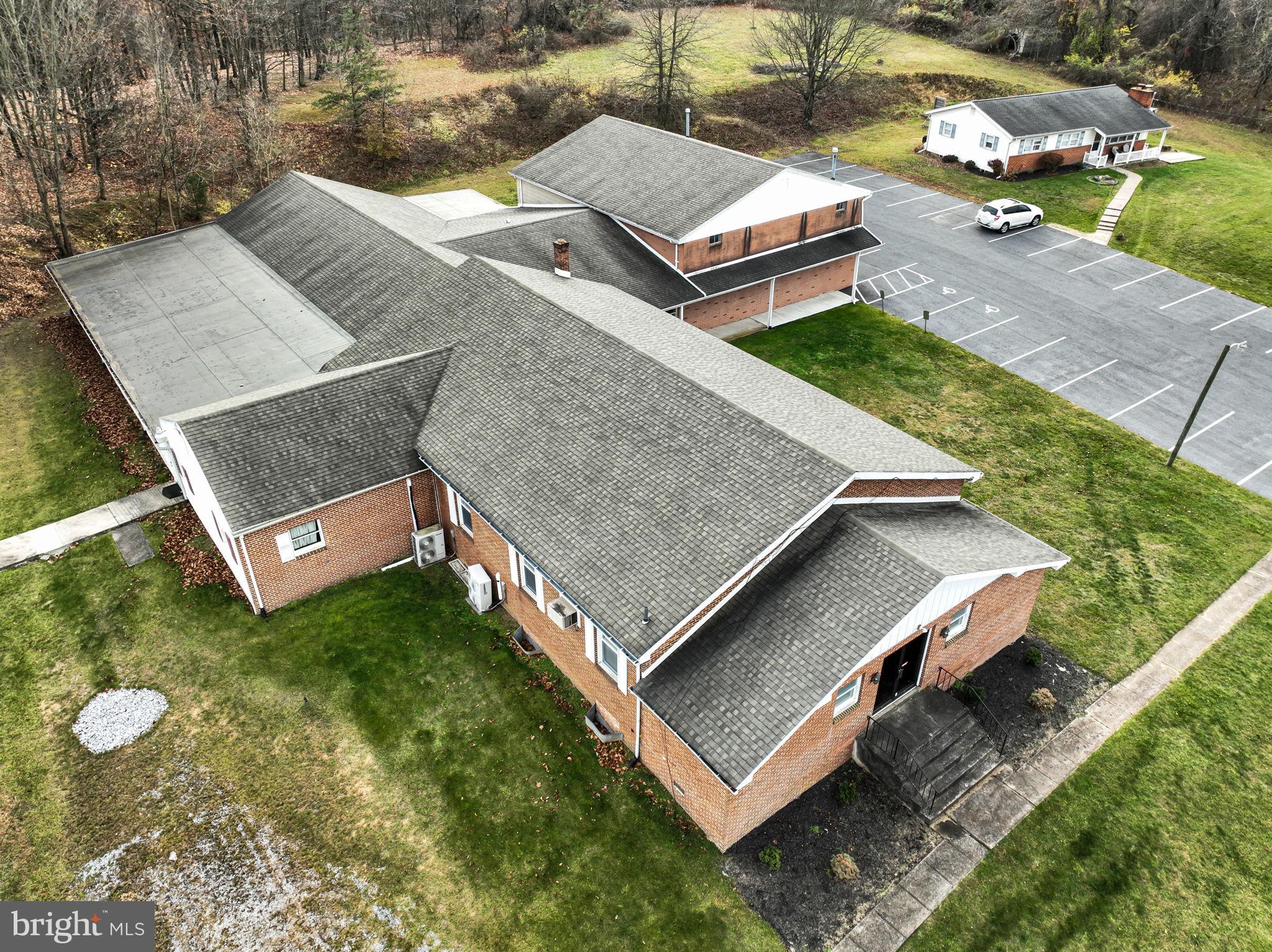 4699 EARL DRIVE