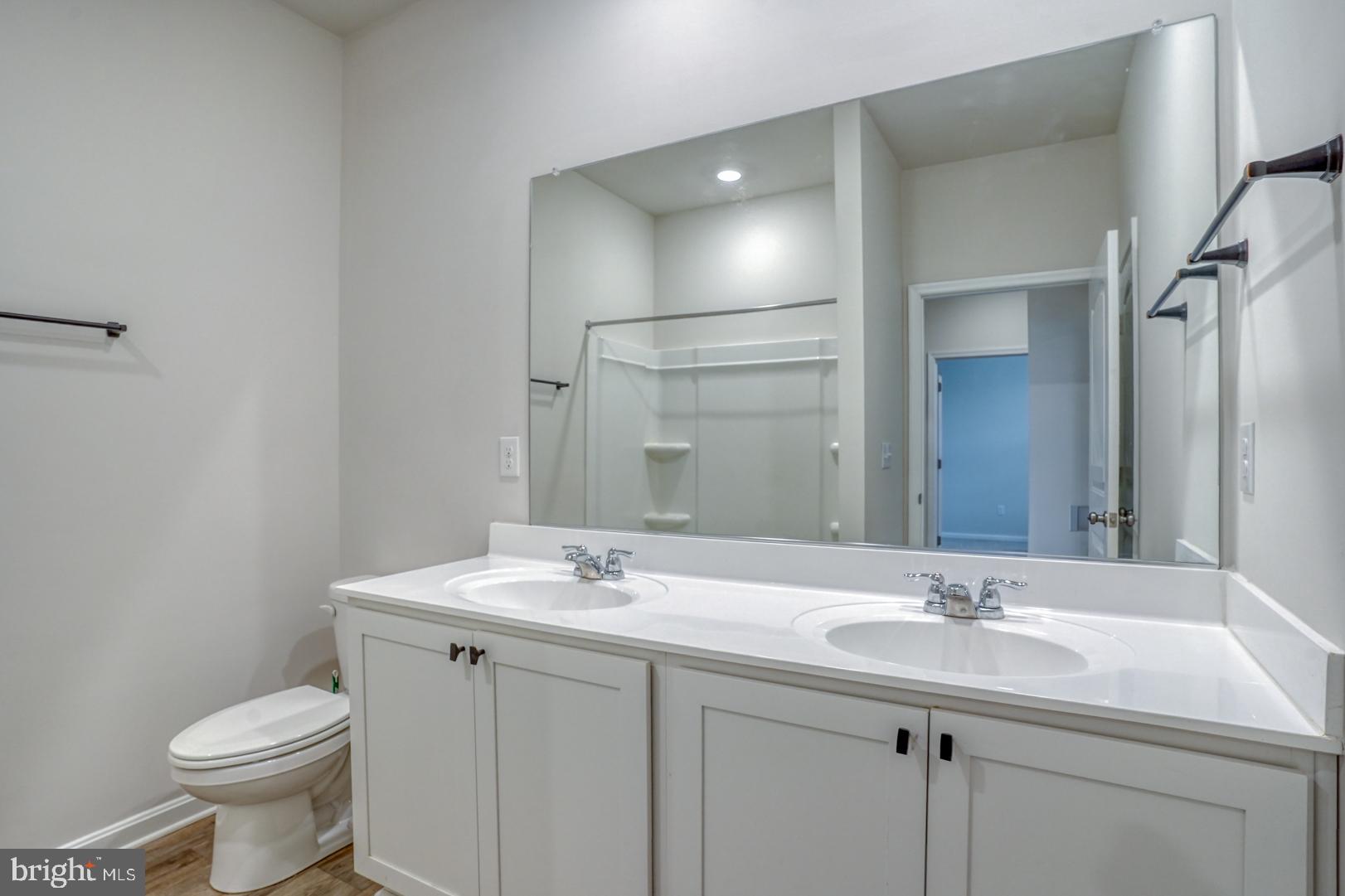 FORTY NINE PINES - Residential Lease