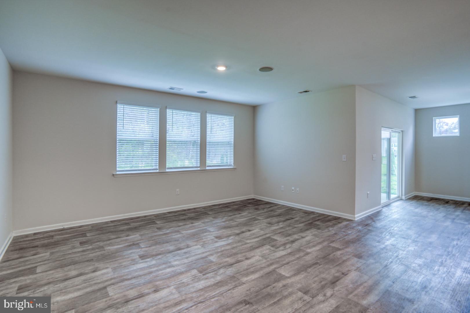 FORTY NINE PINES - Residential Lease