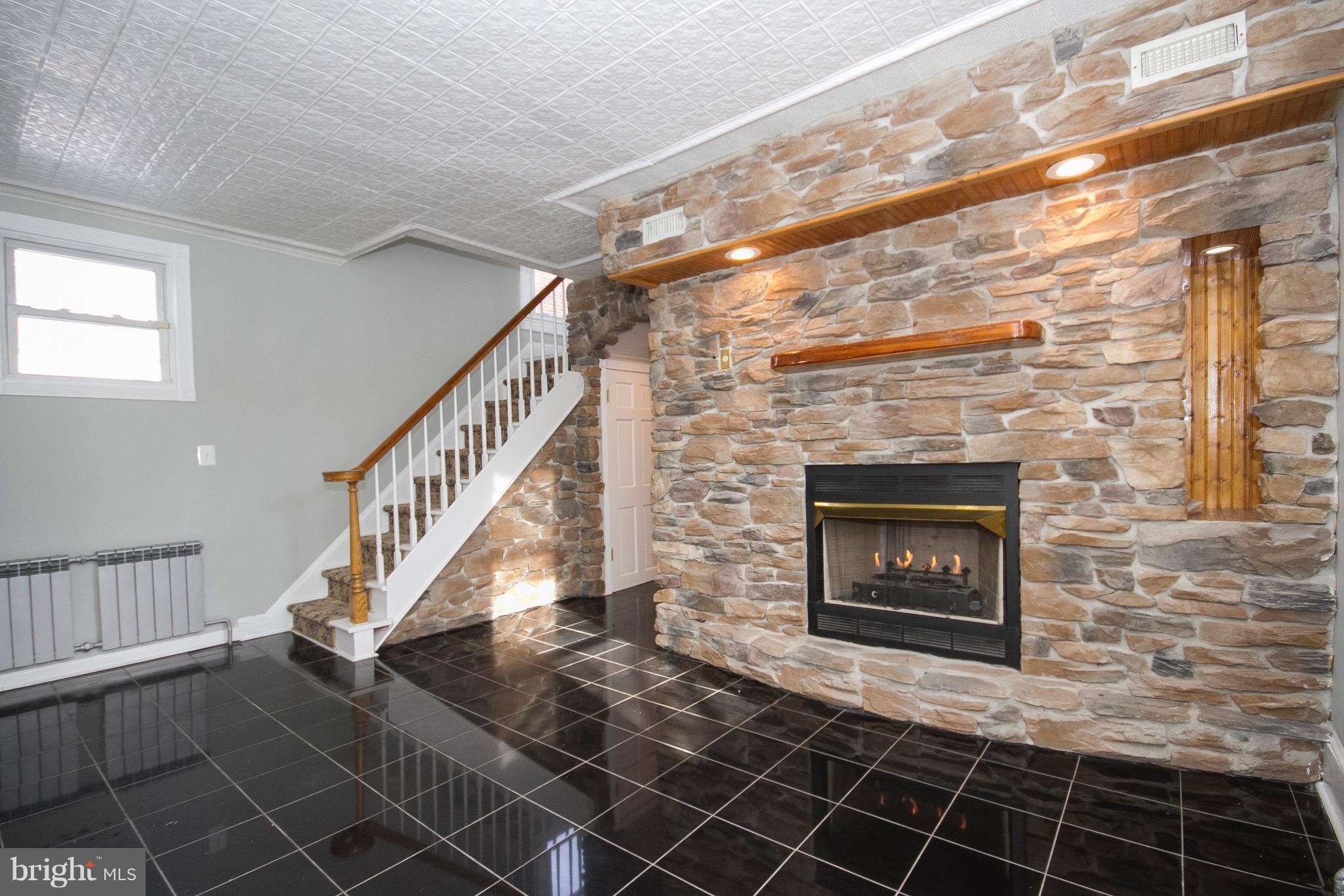 ARBUTUS HEIGHTS - Residential