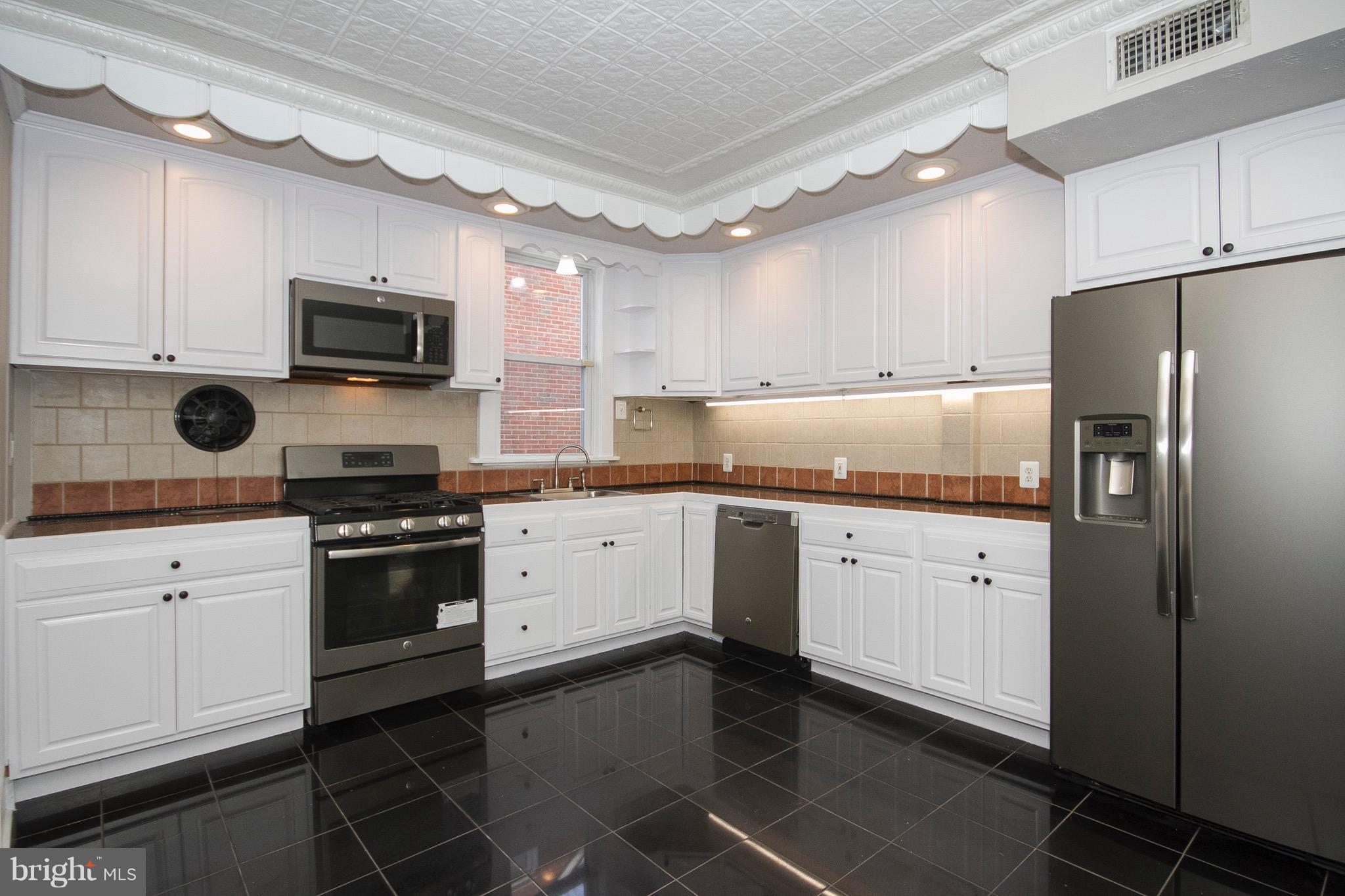 ARBUTUS HEIGHTS - Residential