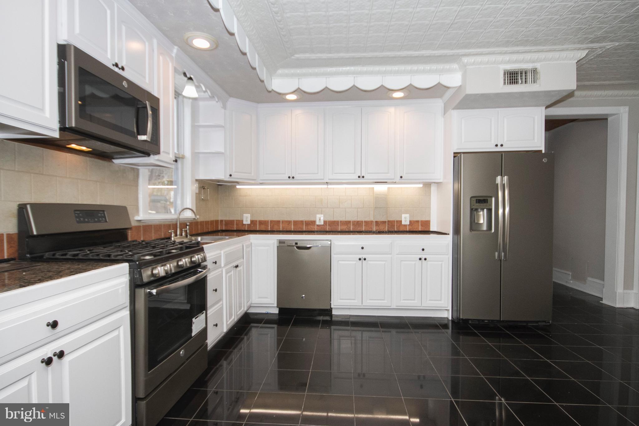 ARBUTUS HEIGHTS - Residential