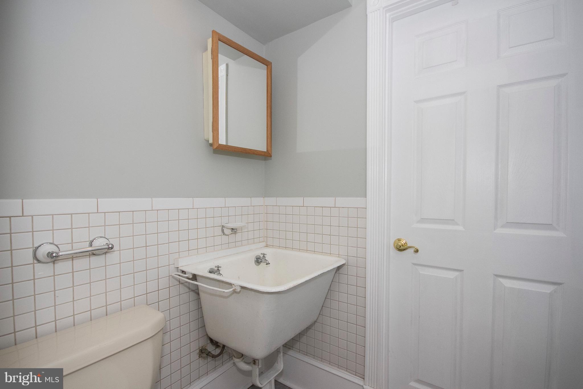 ARBUTUS HEIGHTS - Residential