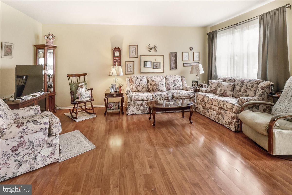 6874 BUTTONWOOD COURT