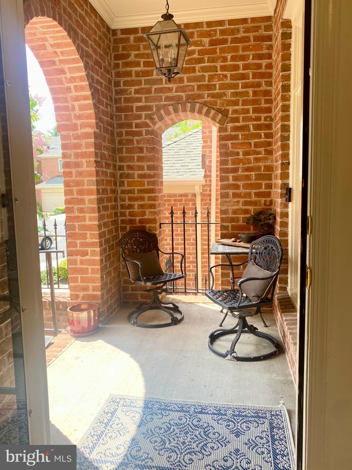 216 WELLINGTON COURT