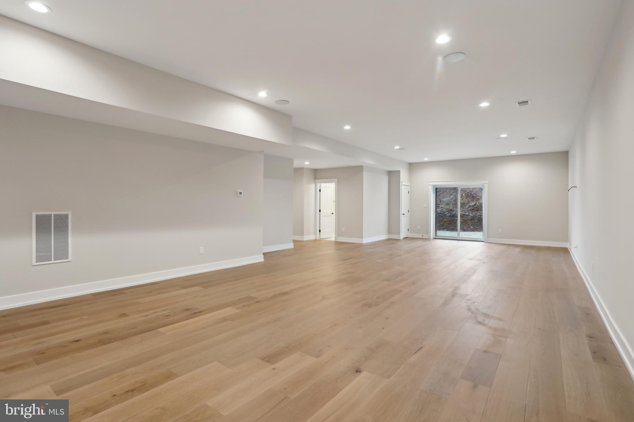 OAKWOOD - Residential