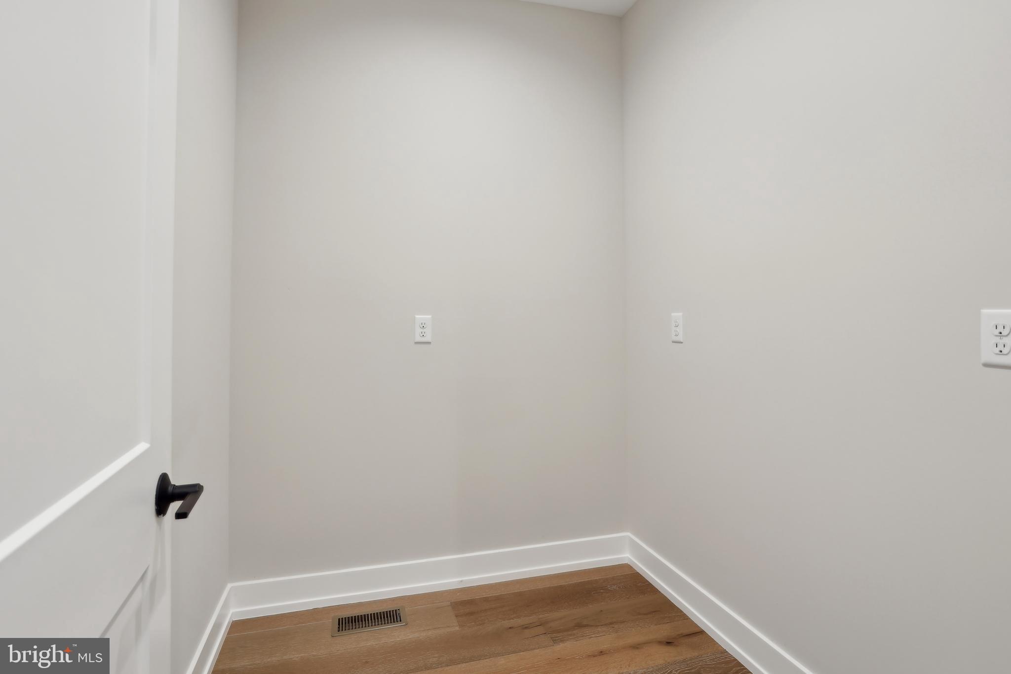 OAKWOOD - Residential