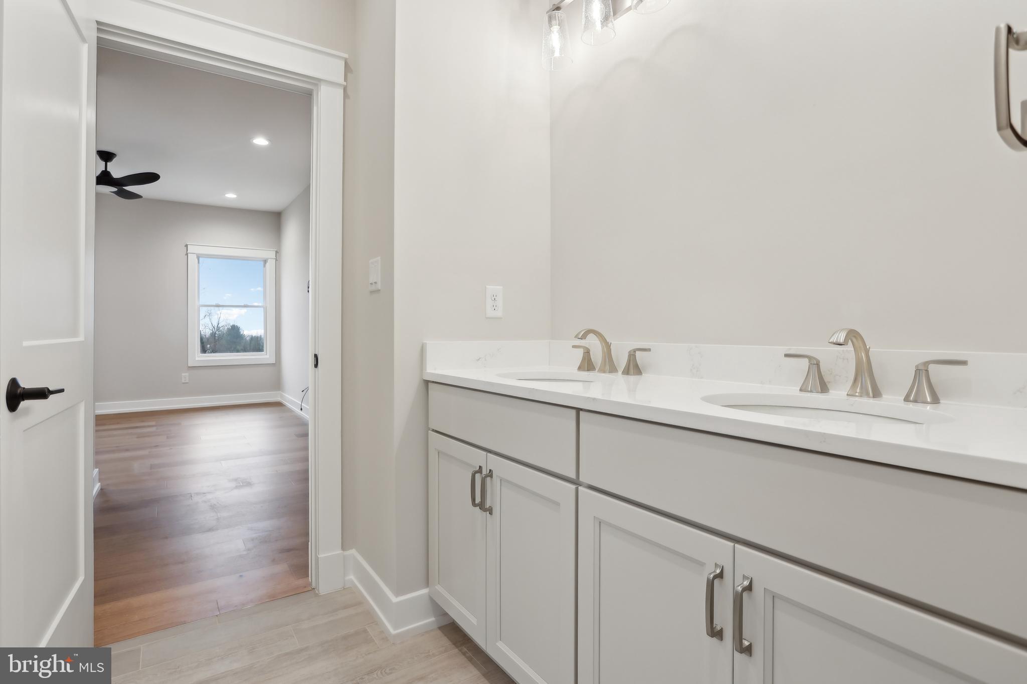 OAKWOOD - Residential