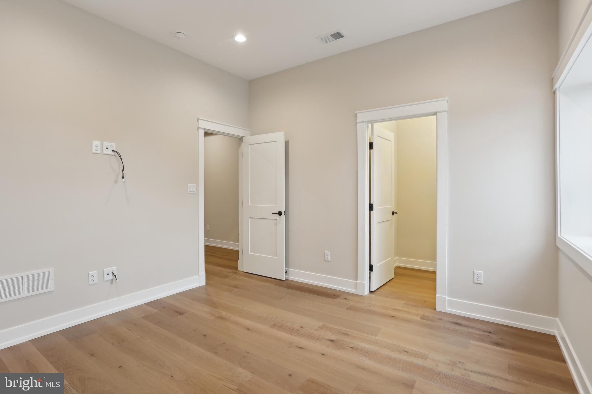 OAKWOOD - Residential