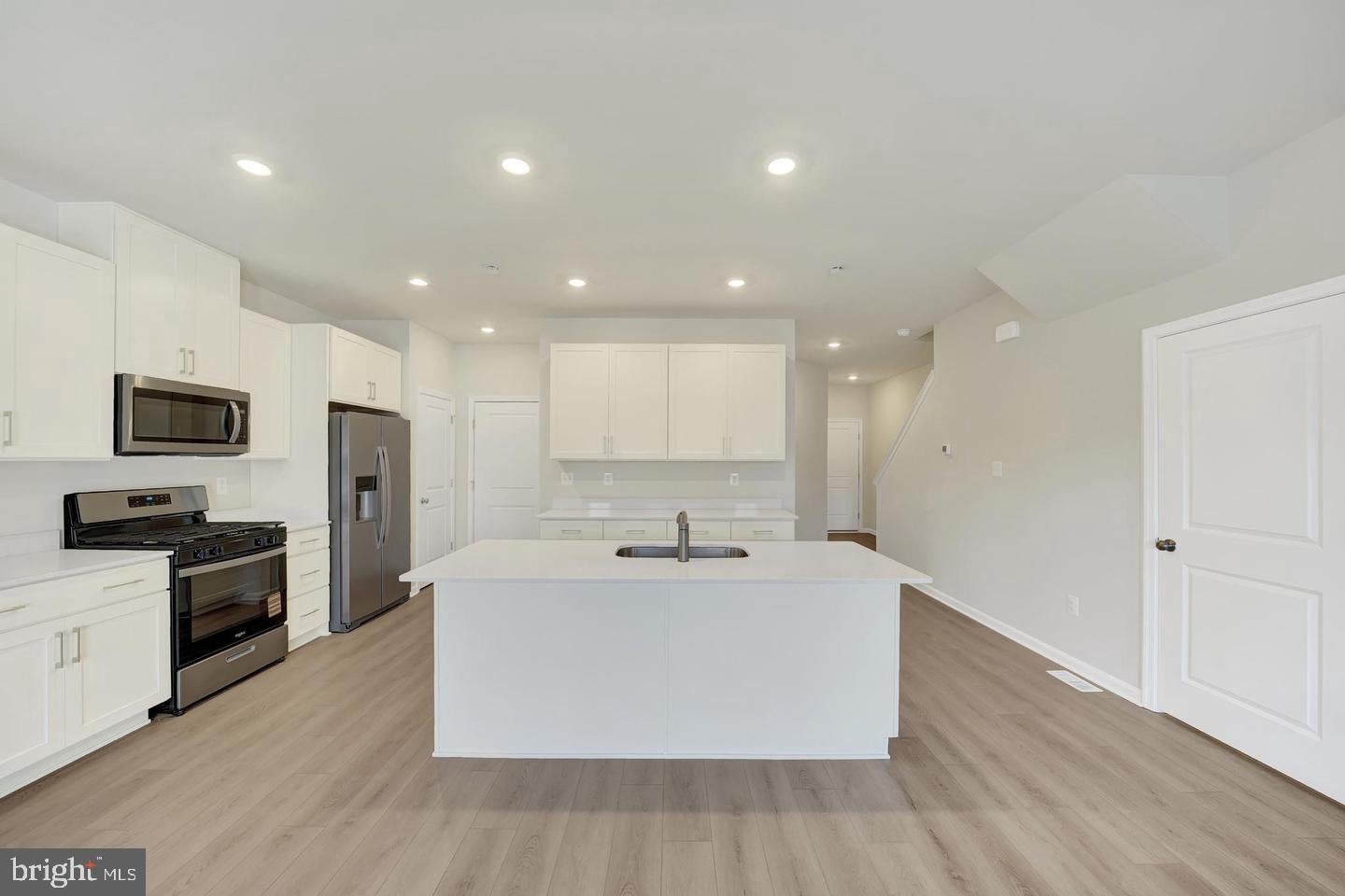 545 W NORTH STREET