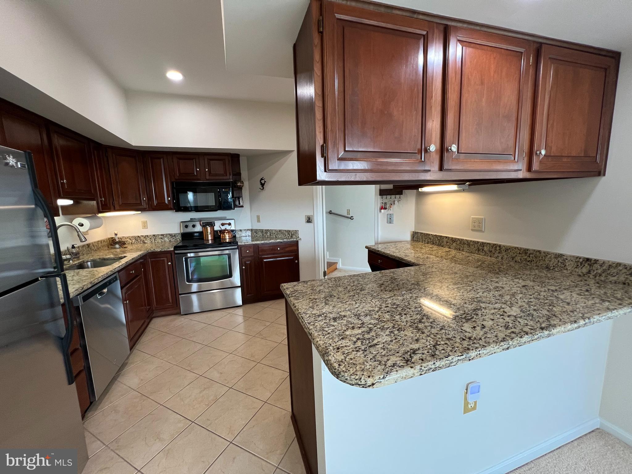 OYSTER COVE - Residential