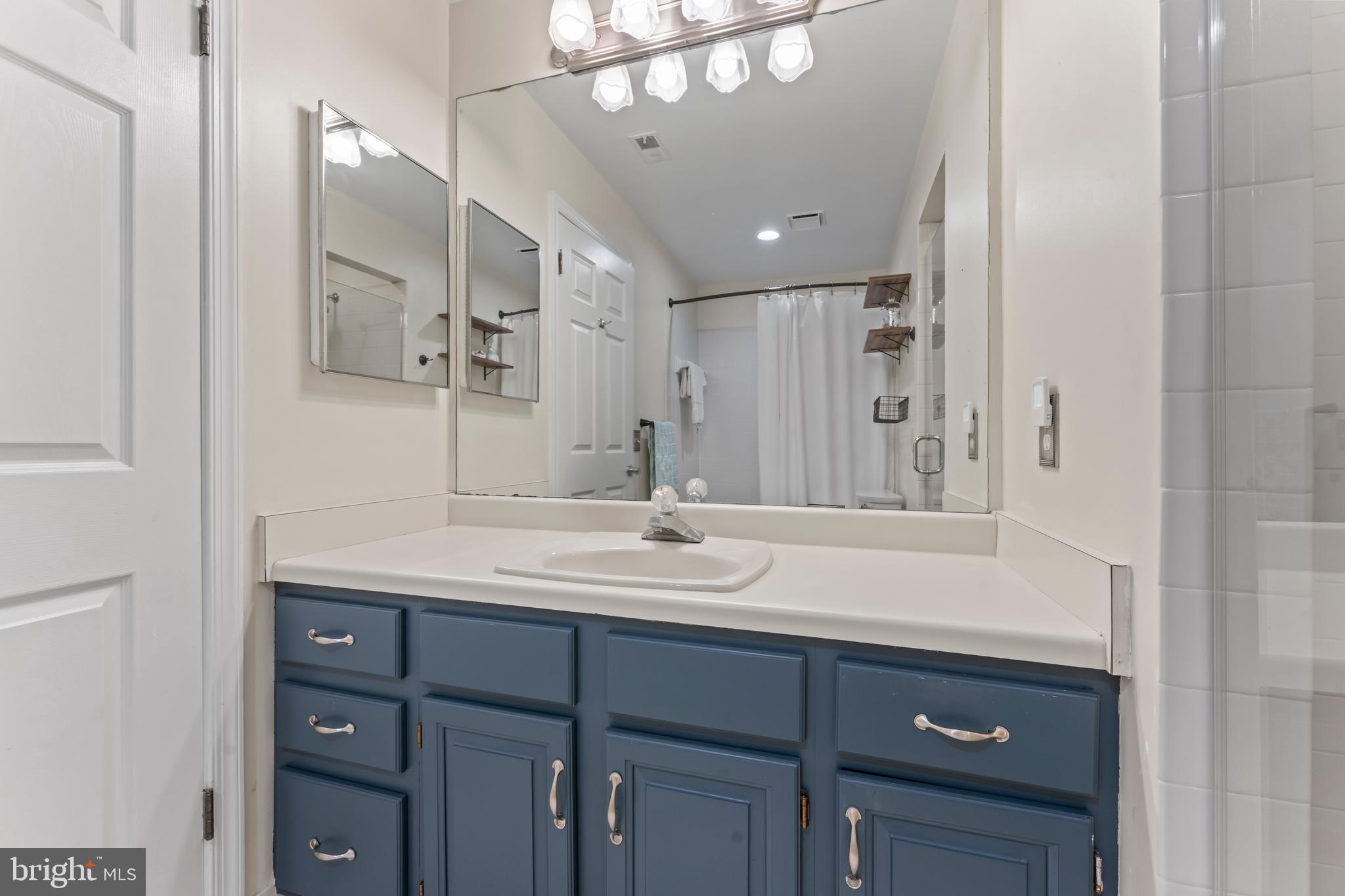 OYSTER COVE - Residential