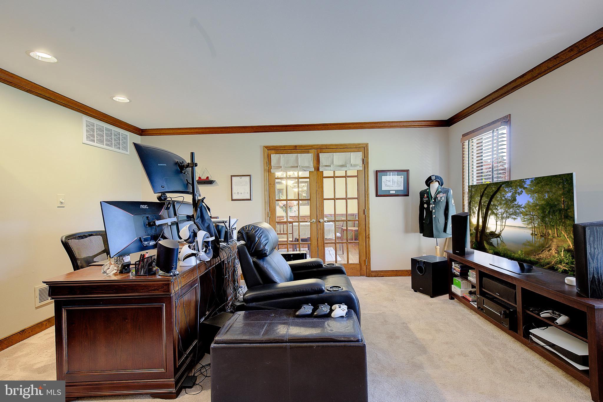 SOMERSET - Residential