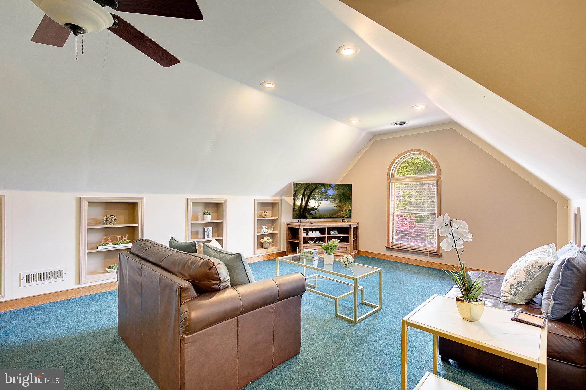 SOMERSET - Residential