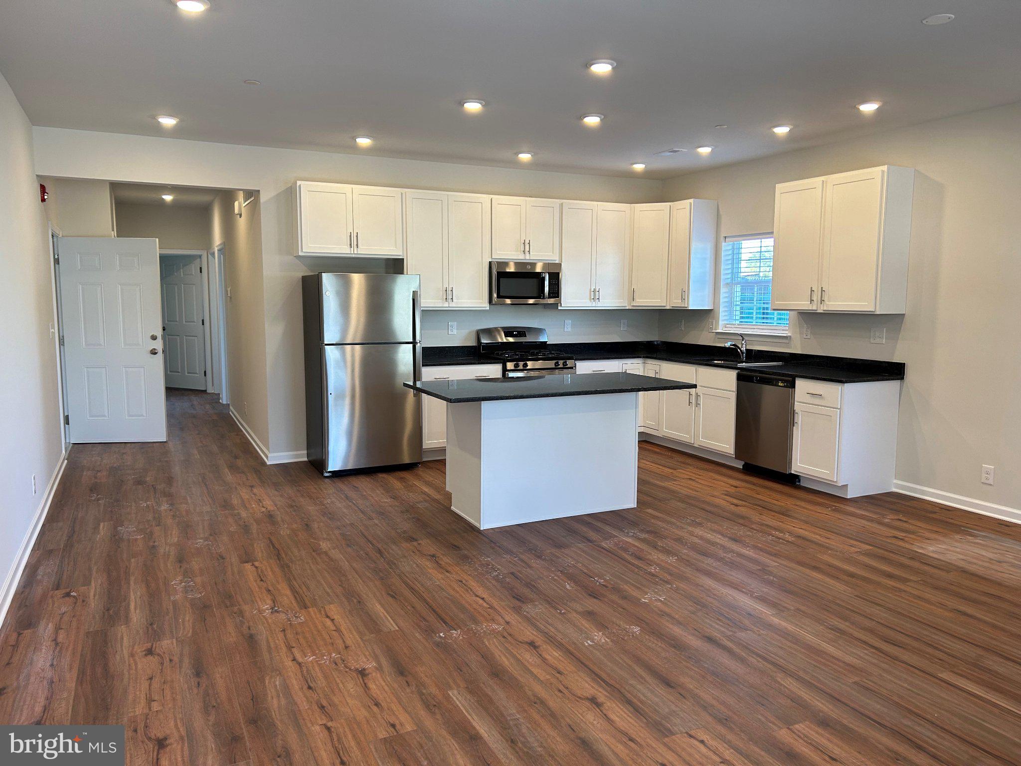 138 5TH STREET W 4