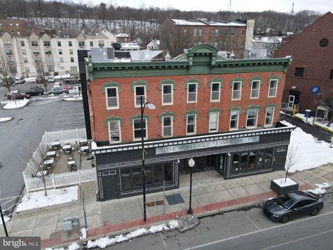 Photo of 143 Lincoln Highway E, COATESVILLE, PA 19320 (MLS # PACT2119918)