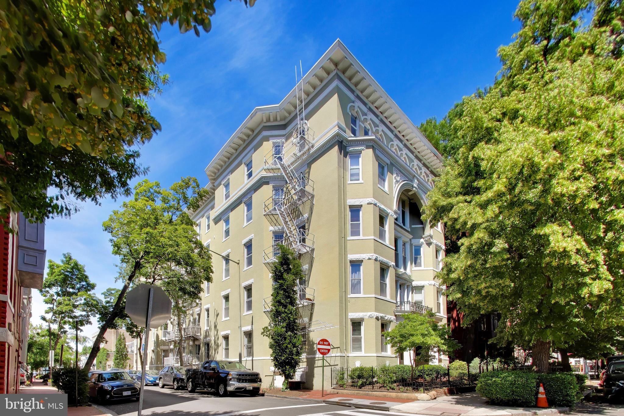 1423 R STREET NW 300