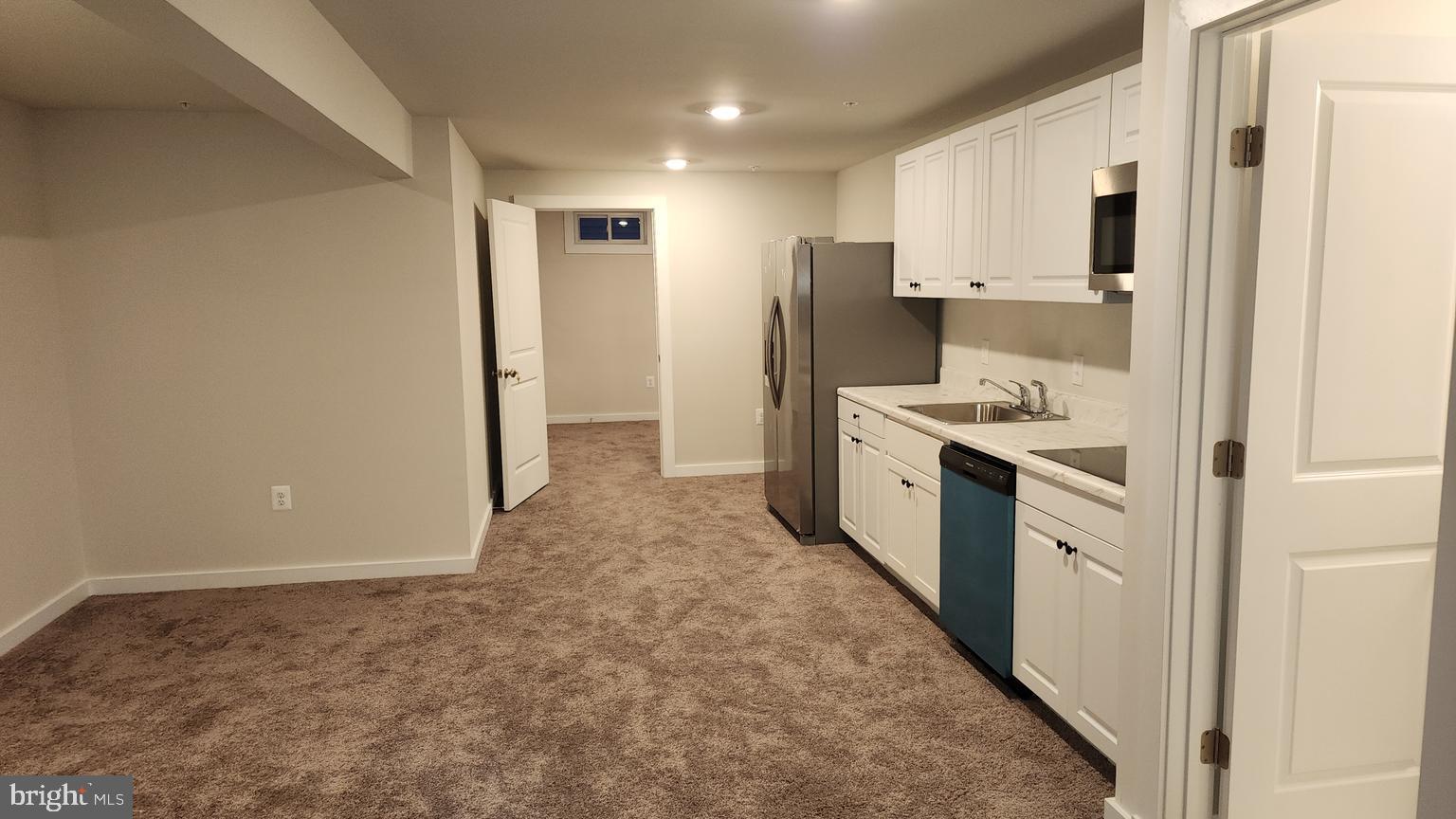 FAIRWAY ESTATES - Residential Lease