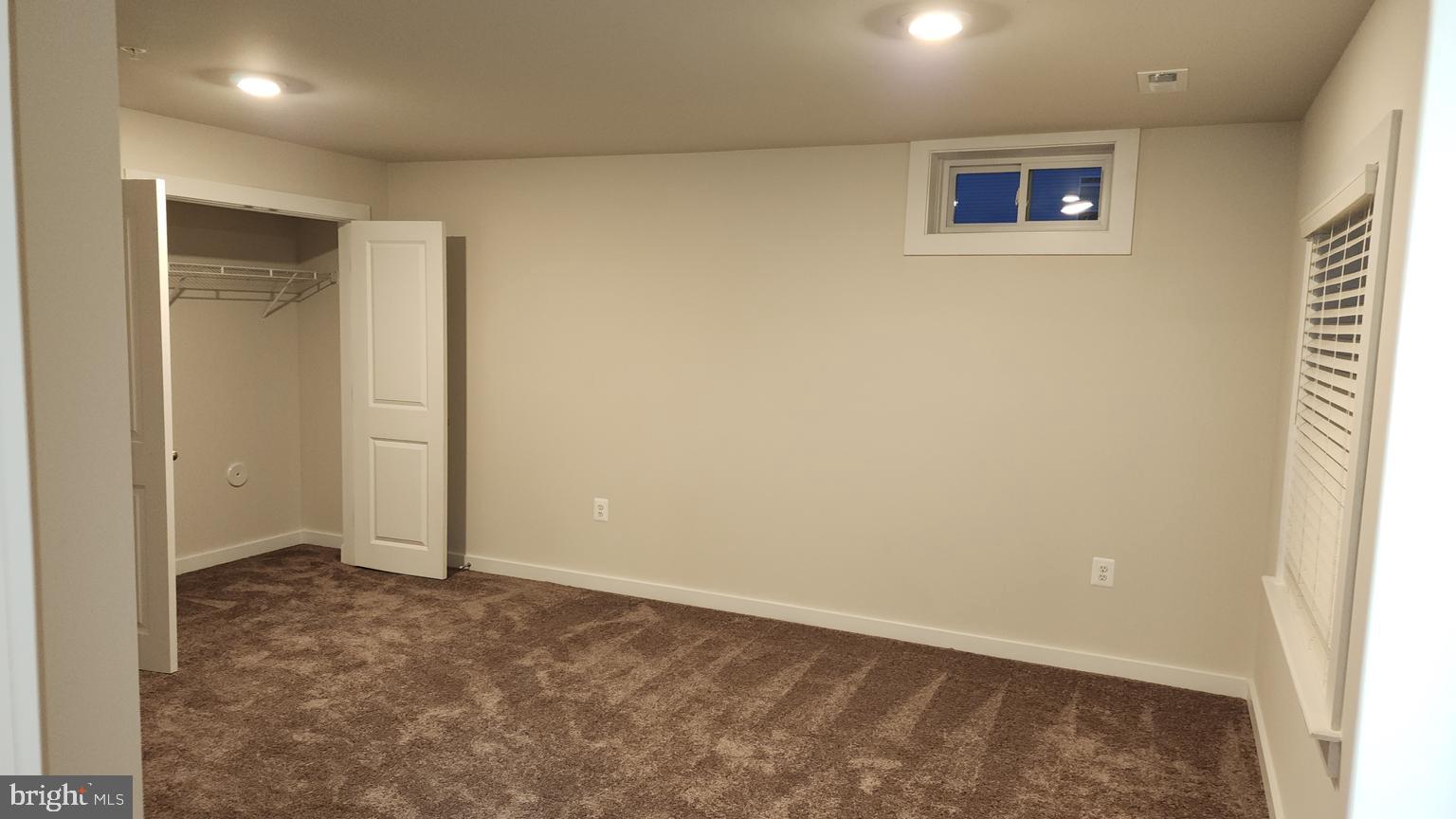 FAIRWAY ESTATES - Residential Lease