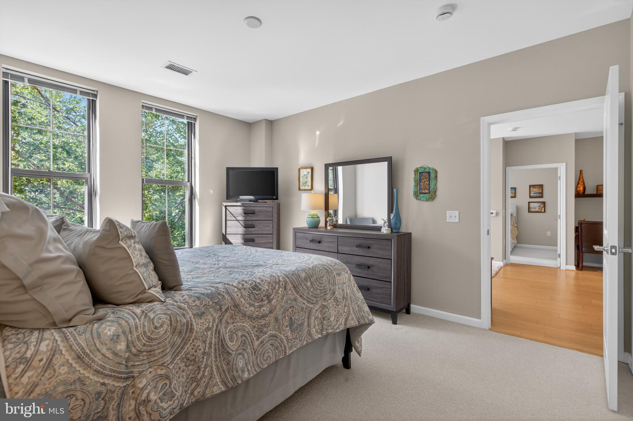 FALLS CHURCH CITY - Residential