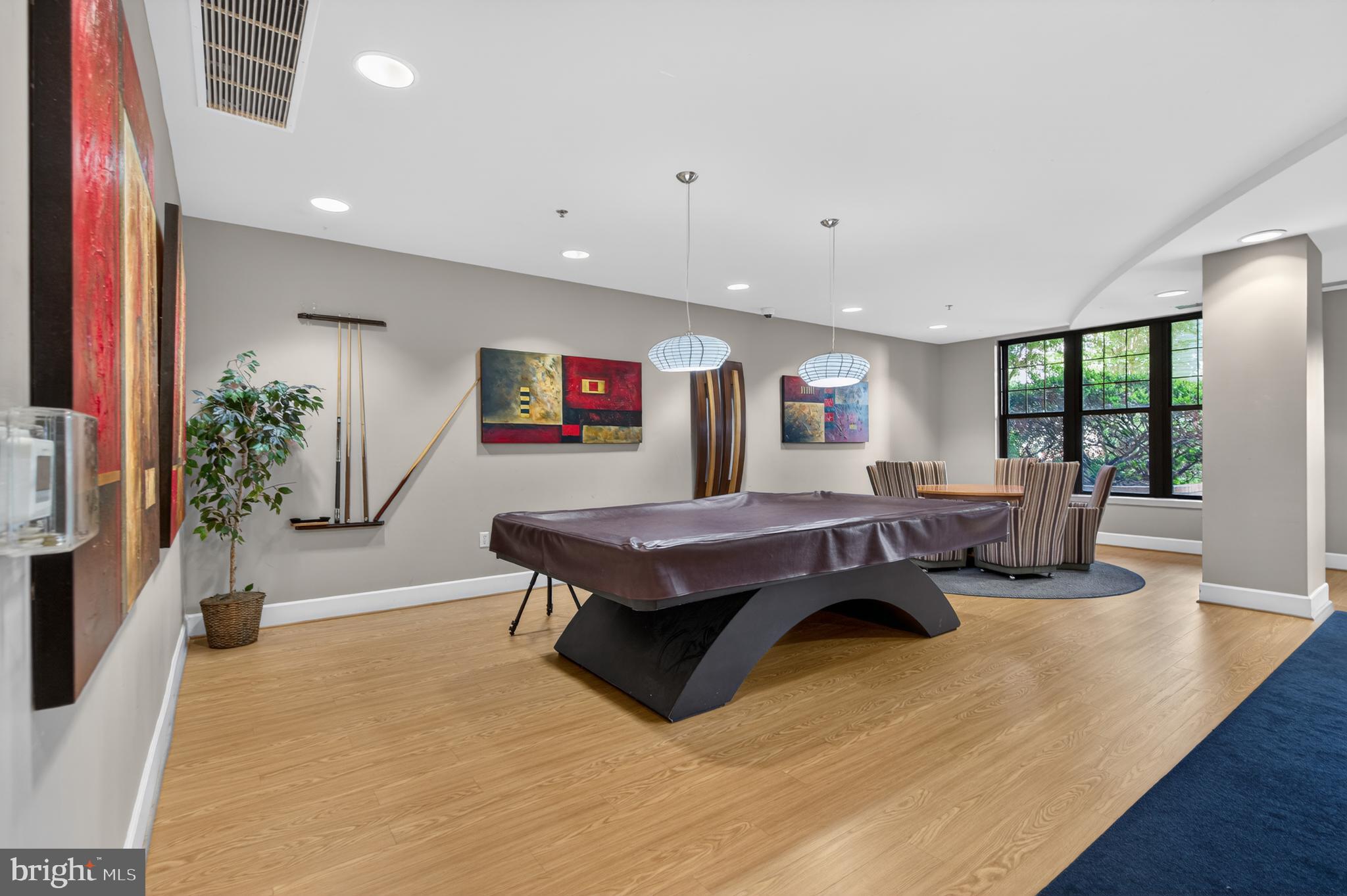 FALLS CHURCH CITY - Residential