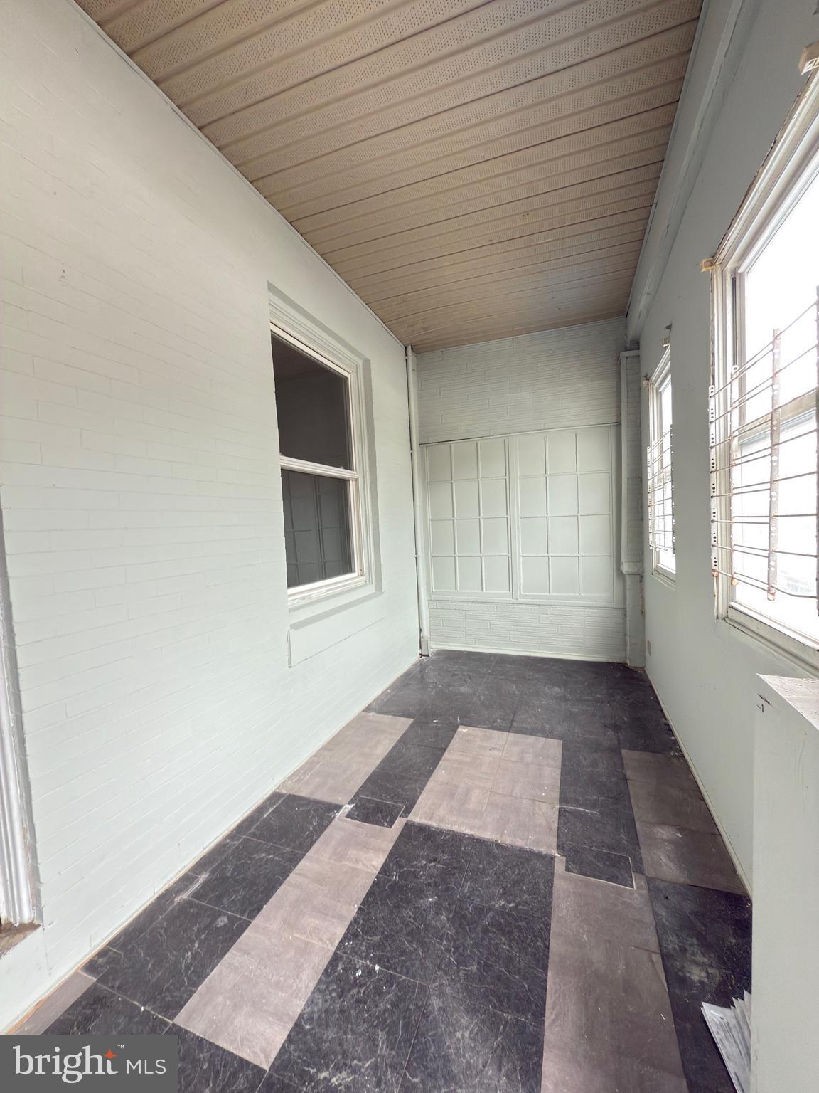 ELMWOOD PARK - Residential