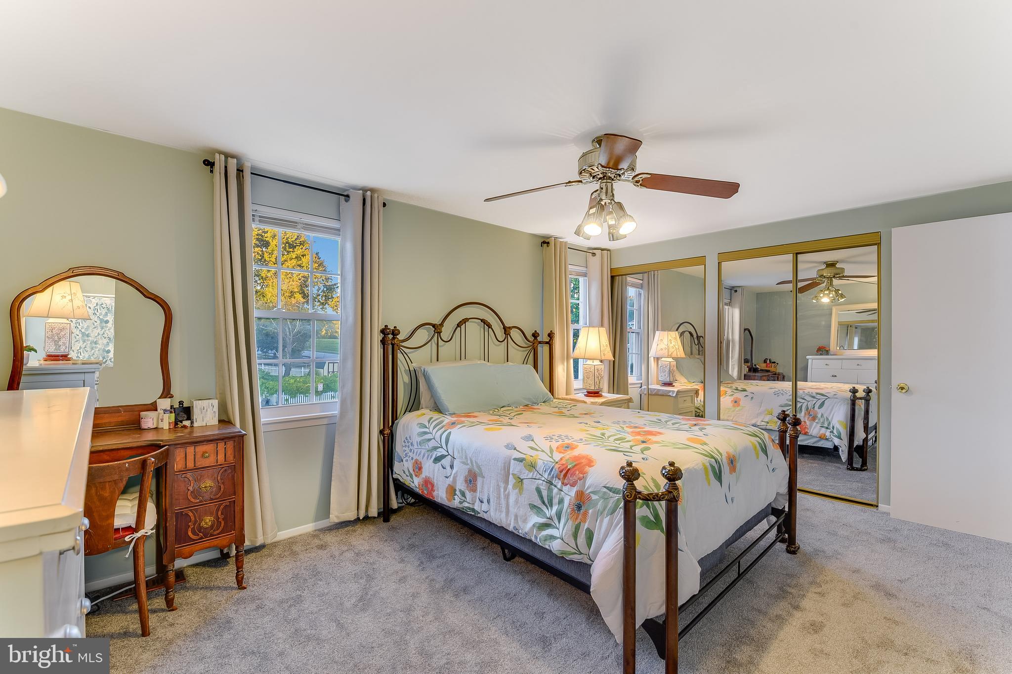 SEVEN COURTS - Residential