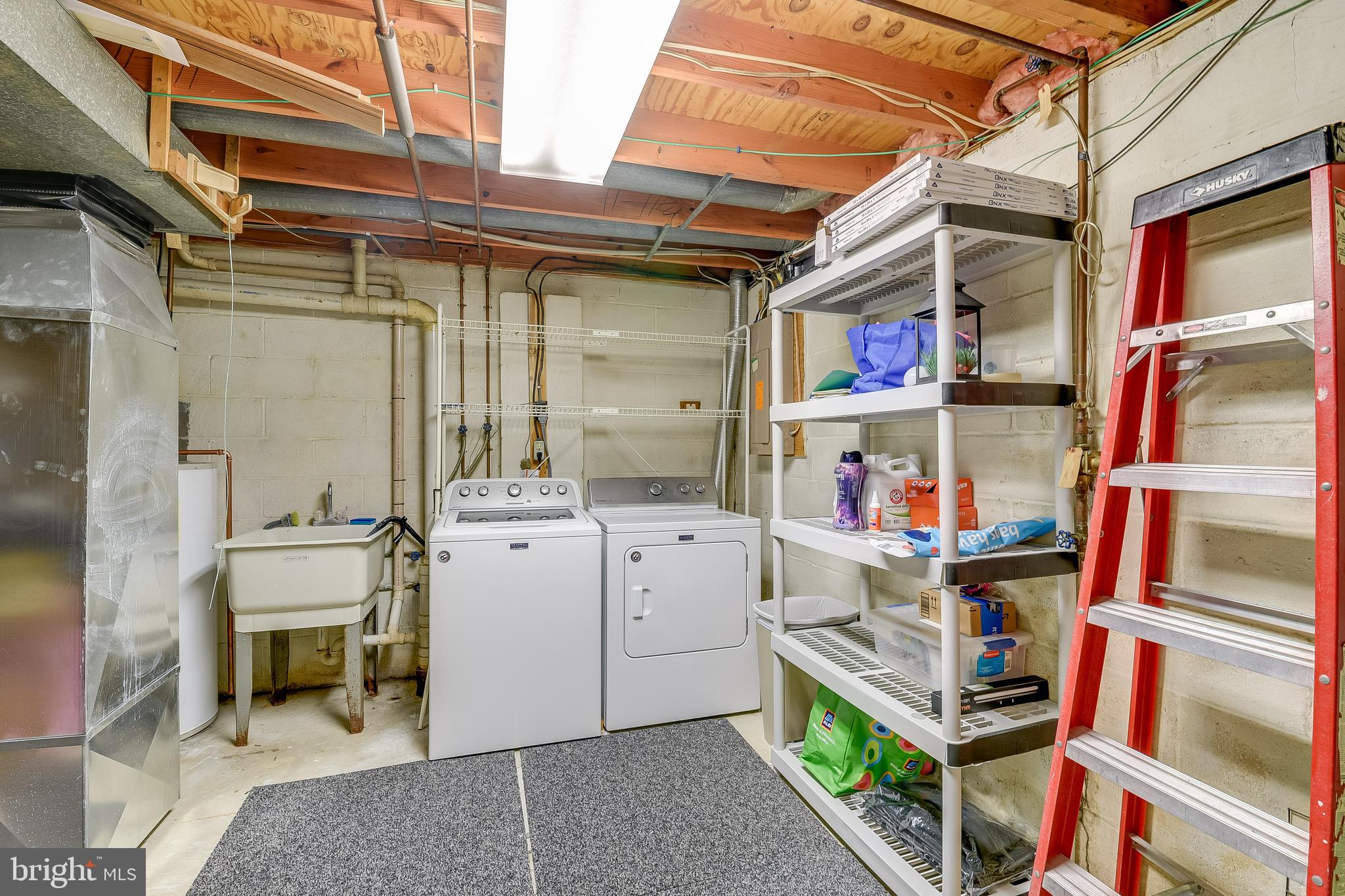 SEVEN COURTS - Residential