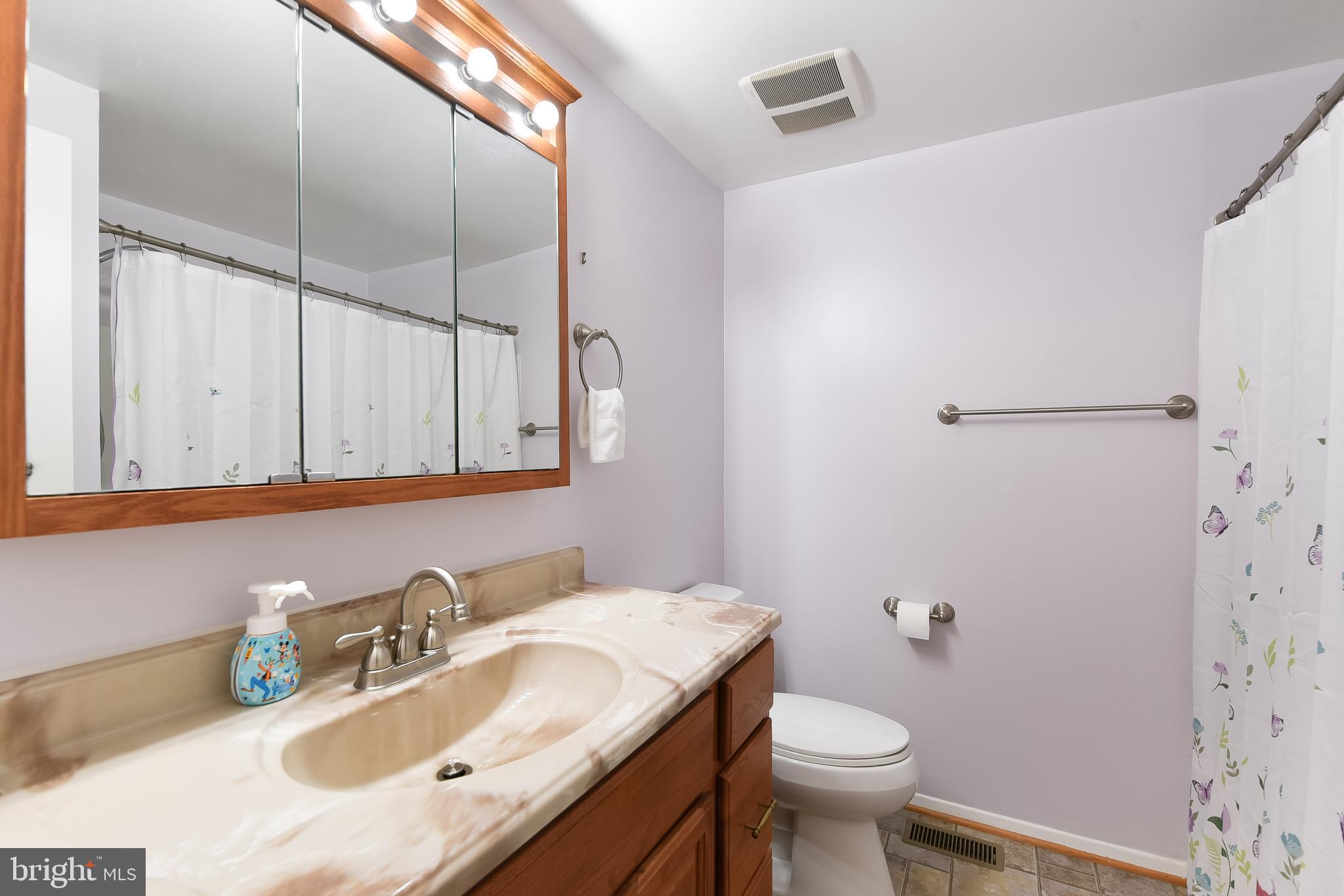 SEVEN COURTS - Residential