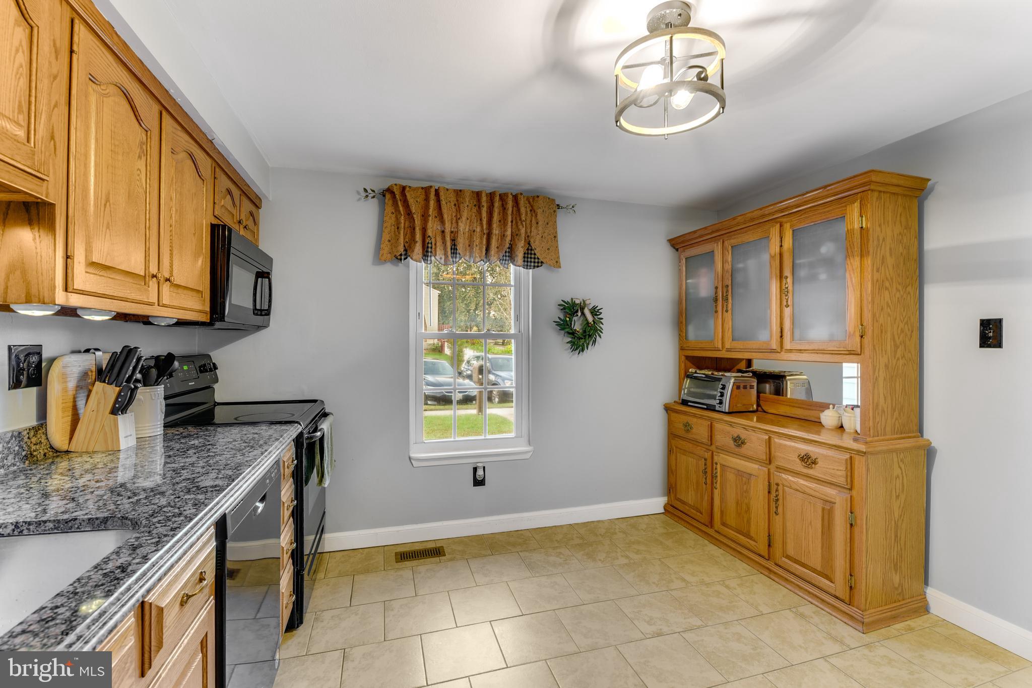 SEVEN COURTS - Residential